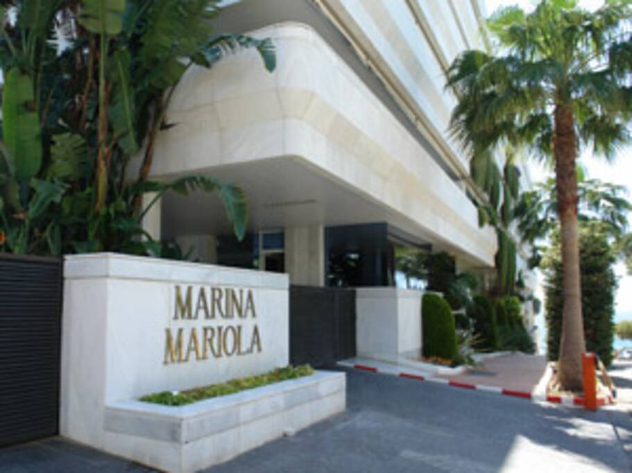 ENTRADA AL EDIFICIO
