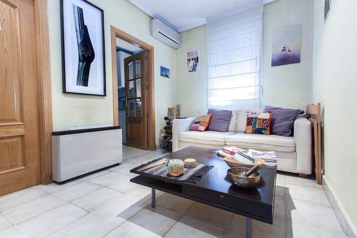 Quiet flat in historical Chamberí (IE, CEF area)