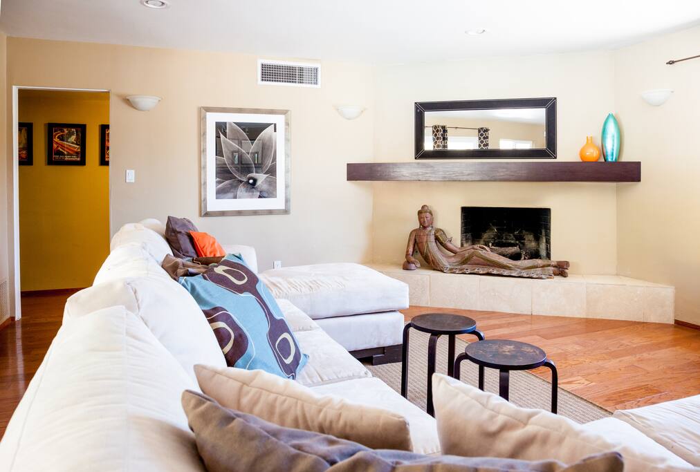 Cheery 3 Bedroom Private Paradise Houses for Rent in Cathedral City