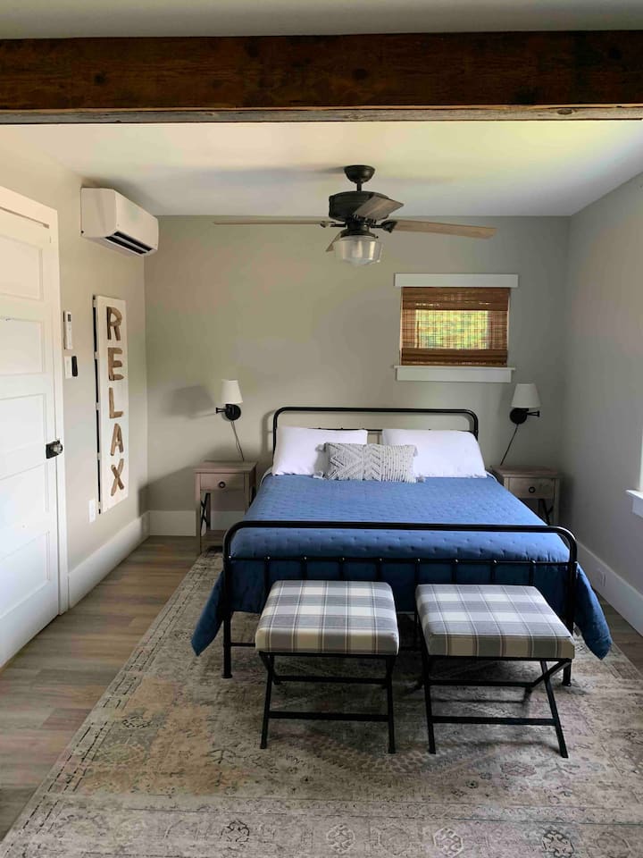 Chumba cha kulala cha ghorofa ya chini, kitanda cha malkia 