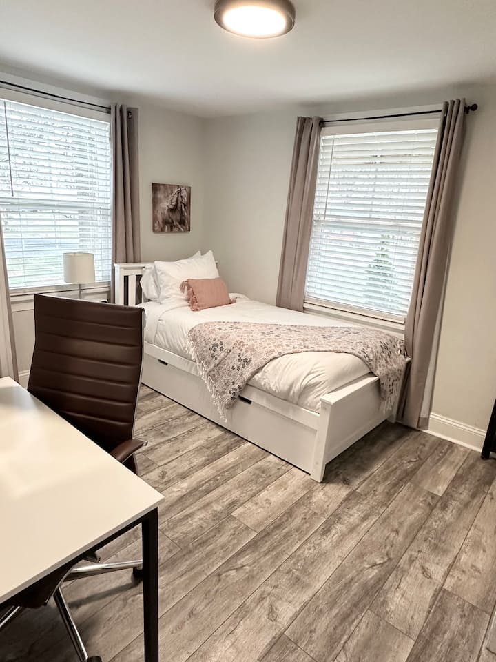 Bedroom #2 Twin bed with Twin trundle 