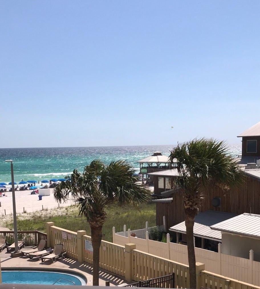 PCB Beach front condo next to Pineapple Willy's Apartments for Rent