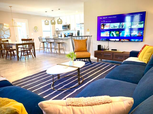 4 mile DT AVL | 3 Mile Parkway | 2 King Beds