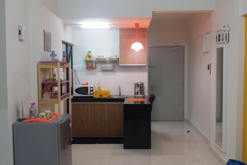 Dapur, Ruang Makan, Freezer, Microwave Oven & Tempat Makan..