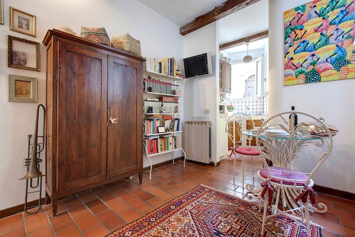 Armario florentino del siglo XIX 