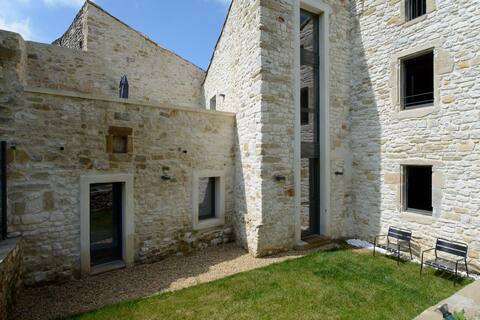 Stylish18th renovated village house