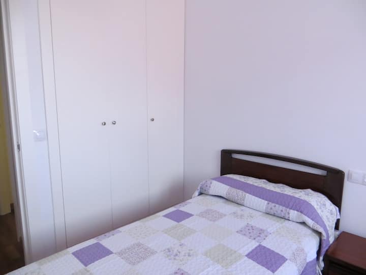 Camera da letto numero 3, 2 letti e armadio - Stanza numero 3, con letto matrimoniale e armadi