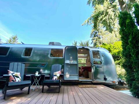 Vintage Airstream ★ Fort Langley Glamping for Two