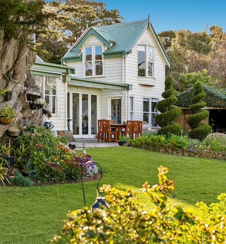 Old World Charm – Shoreham with gorgeous views