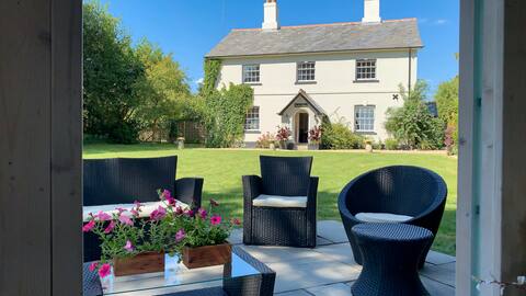 Georgian Farmhouse with private garden nr Wareham