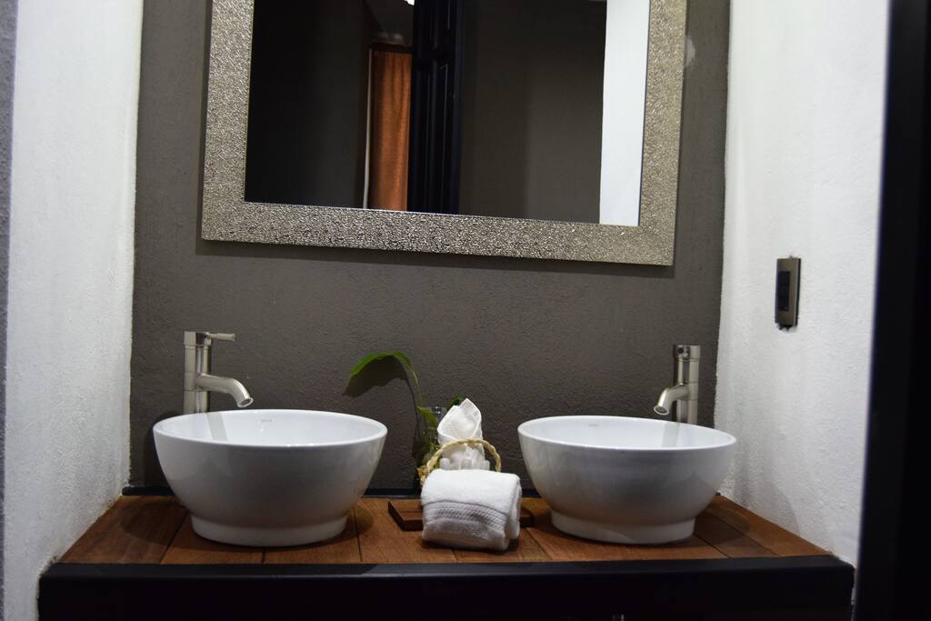 Baño Habitación Deluxe con Tapanco