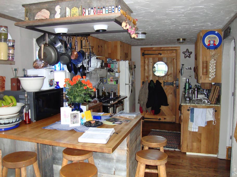 Kitchen is well appointed w/ Kitchen Aid mixer & Quisinart