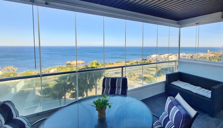 Luxurious ocean view apartment