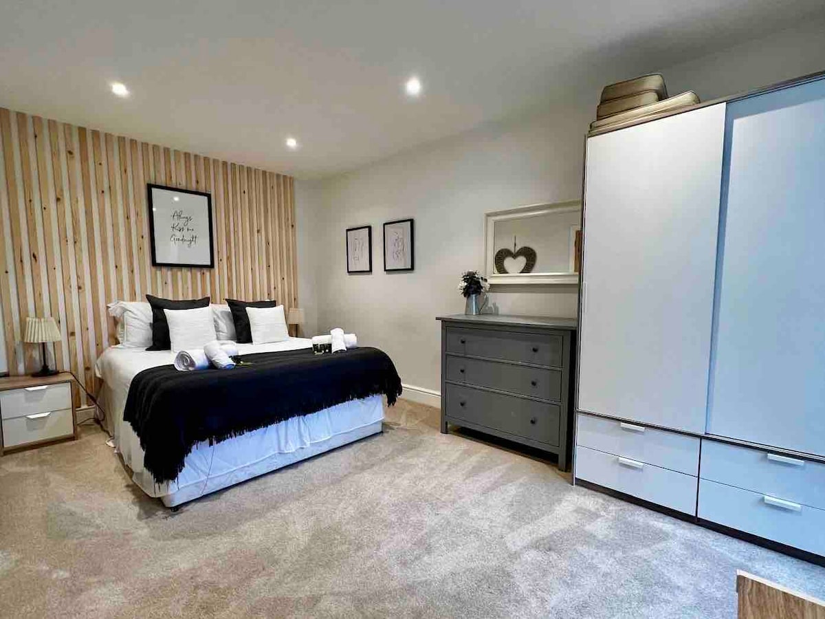 ห้องนอนใหญ่ 