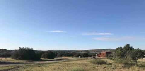 25ac Private Mountain Retreat for 25ppl