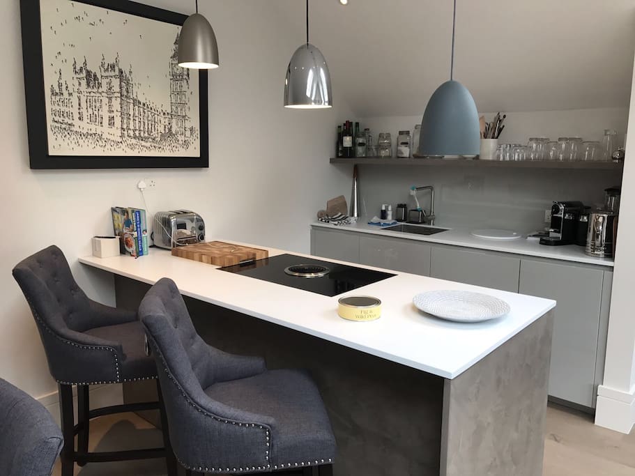 Fully kitted kitchen with high-end products
