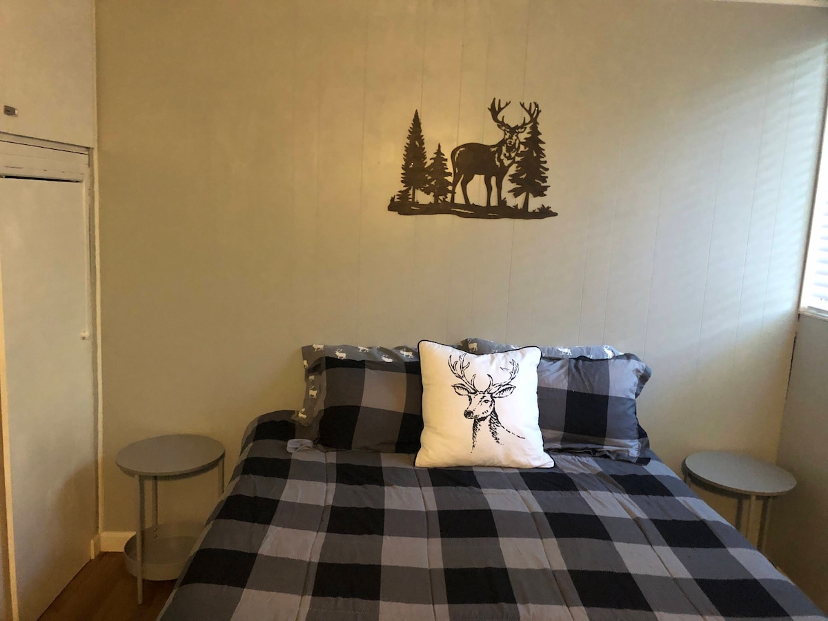 + një krevat dopio "queen"