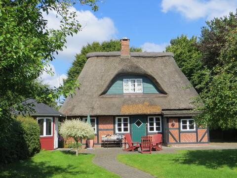 "Frieda" holiday paradise under thatch