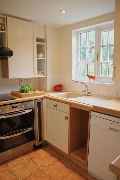 Fully fitted kitchen