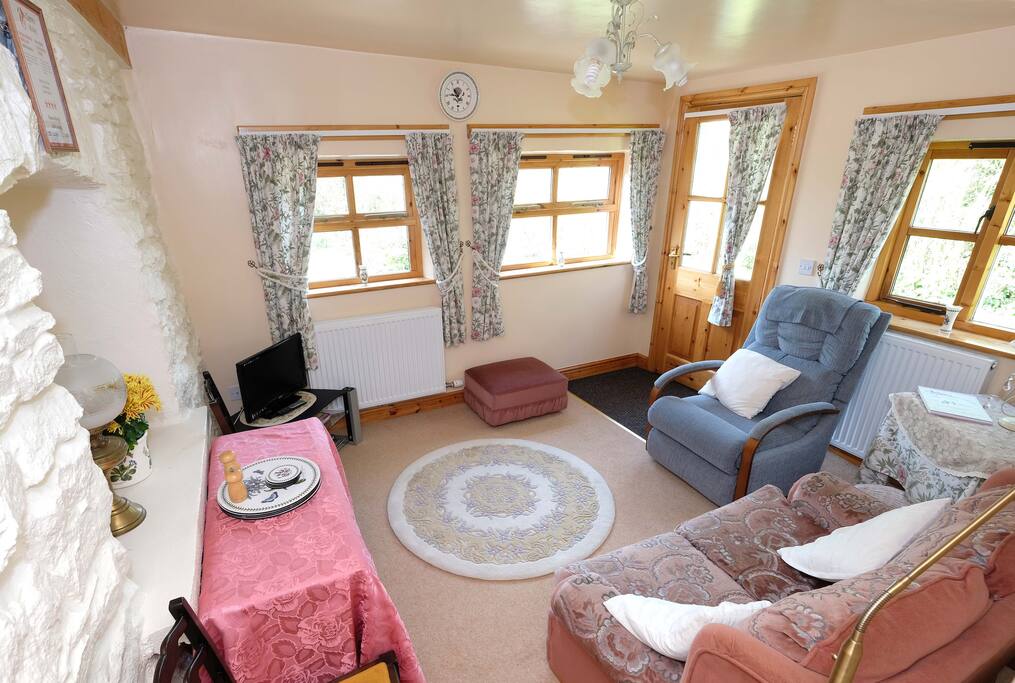 Lounge/ Dining area