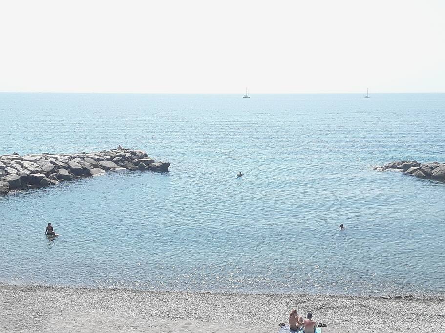 Spiaggia a 100 mt dalla struttura