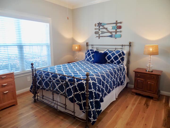 Chumba cha kulala cha Malkia na Mtazamo wa Ziwa