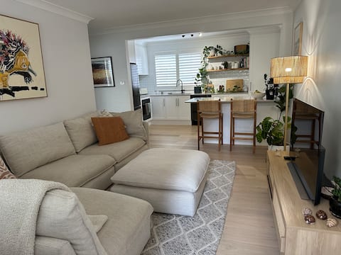 Successful Airbnb property: Coastal Coogee Retreat - Walk to Beach! in Coogee