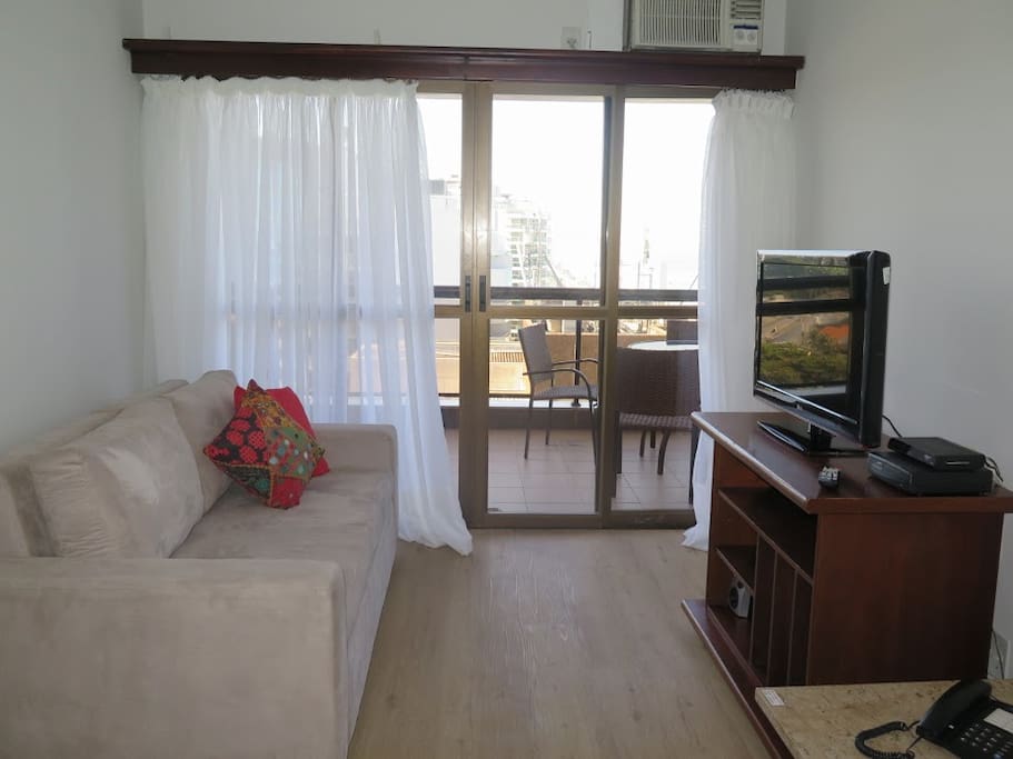 Sala de estar com varanda
