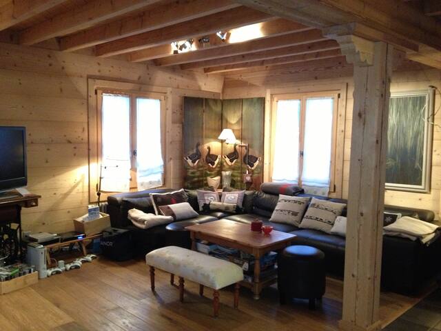 Bijou Chalet Town Centre `P’tit Coeur` gallery image 3