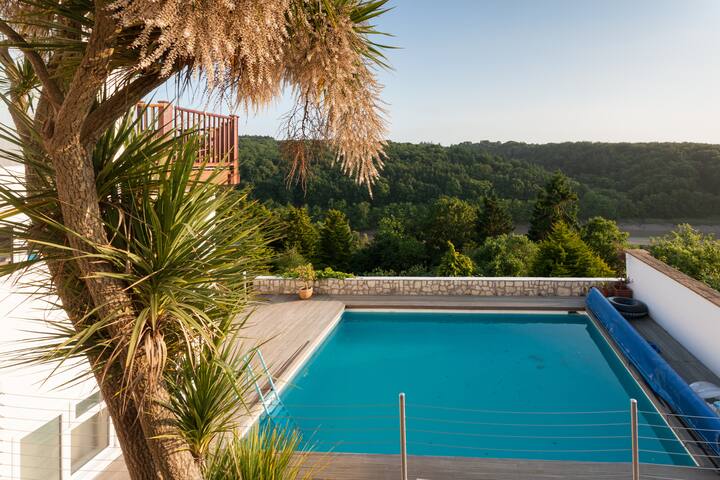 Stylish Family Home in Amazing Location