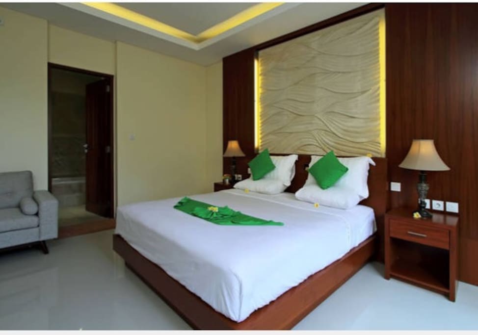 Kingsize bedroom