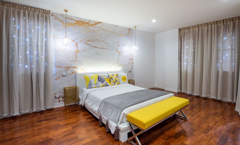 Benviar -150sqm Two Bedroom Suite @Chitlom gallery image 4