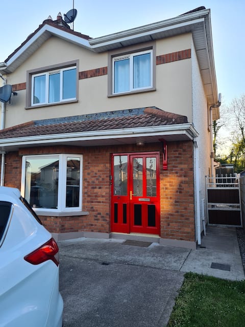 Comfortable 4-Bedroom Family Home in Mallow