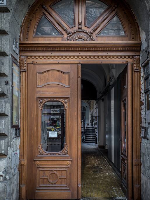 Entrance from the street