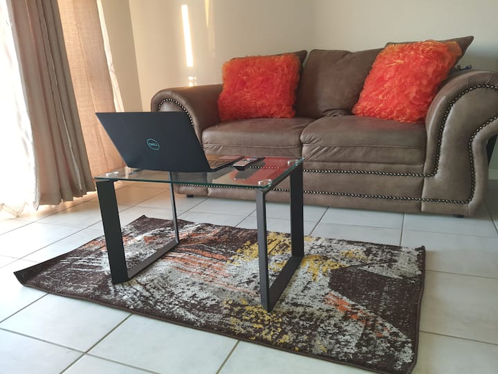Buffalo's Airbnb 10 Minutes Away From Or Tambo Int - Boksburg