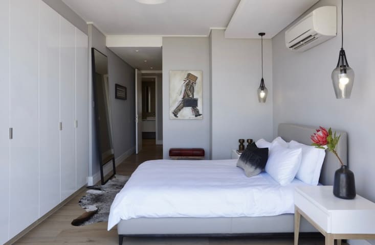 Penthouse at Warwick Apartments gallery image 2