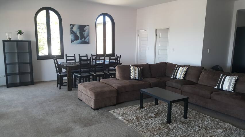 Massive Apartment Atop Bowen Hills cls CBD Valley gallery image 5