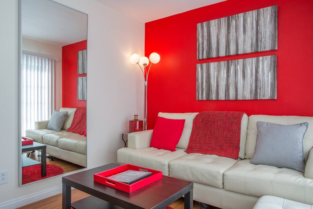 Living area, bright and airy!