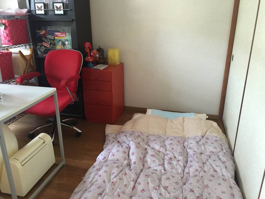 個室B 布団一枚敷けます