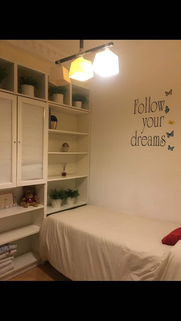 Madrid, Barrio Salamanca, 2m. Ie Y  4m Usa Embassy - Madrid