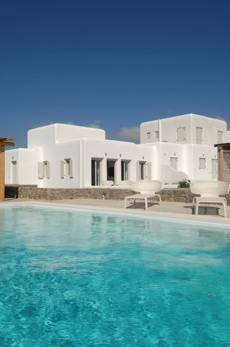 The house view from the pool