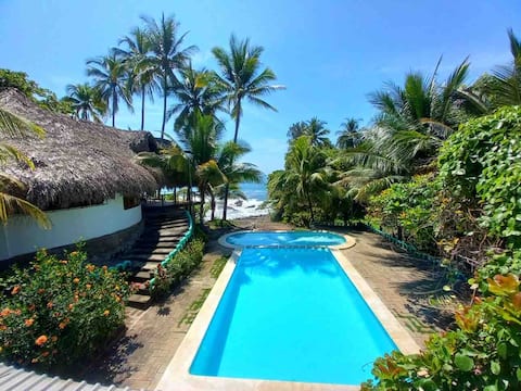 Zonterini - beachfront private house in El Zonte