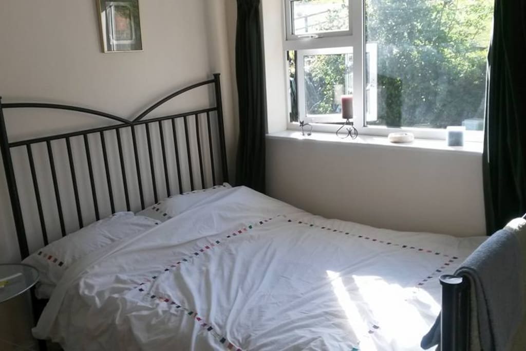 The room - comfy bed