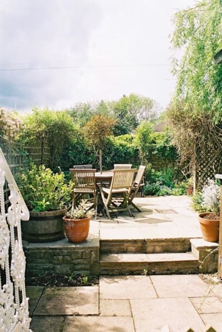 Sheltered terrace at back of apartment