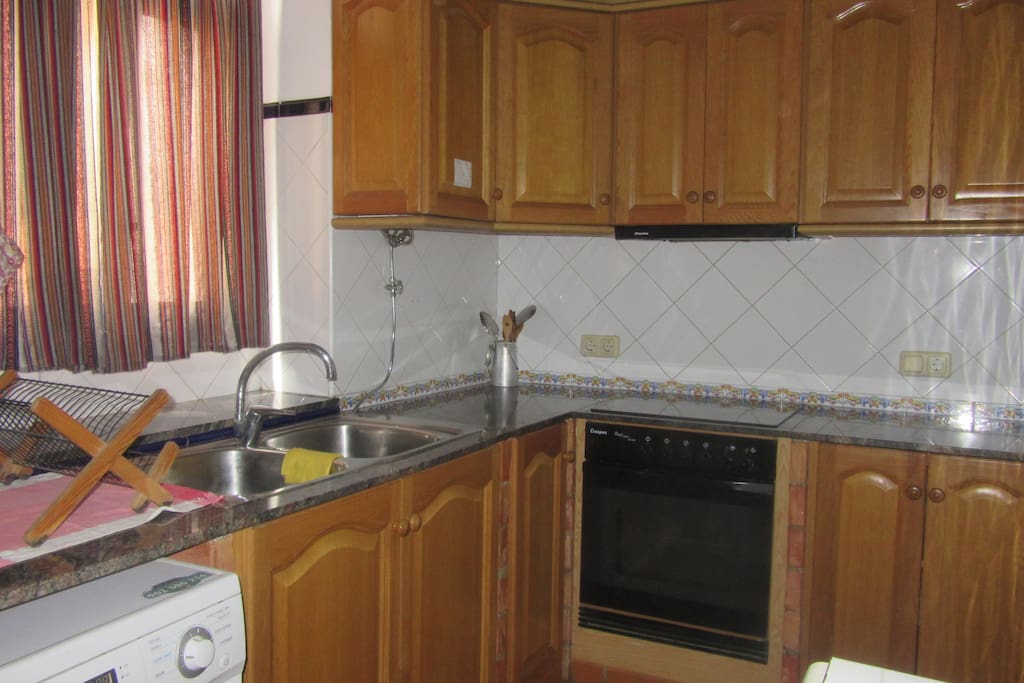 Cocina equipada.