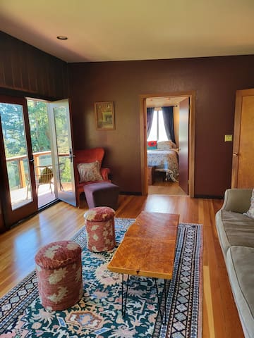 Lovely, All-inclusive, Private Home w Views gallery image 2