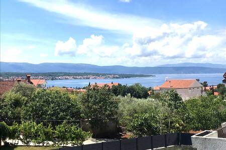 Sea view apartment in Malinska (Island of Krk)