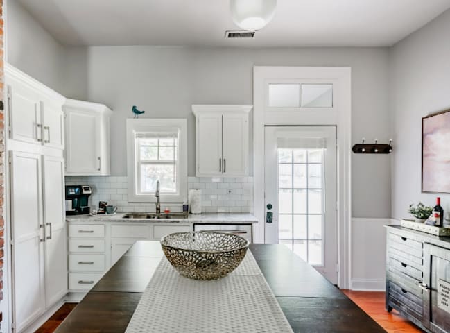 Heart of Music City – 3 homes – 10BR Retreat