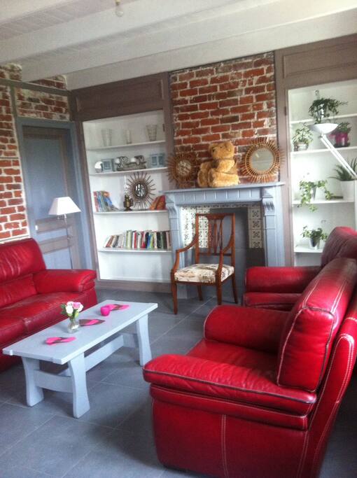 Le salon avec les petits coins enfants