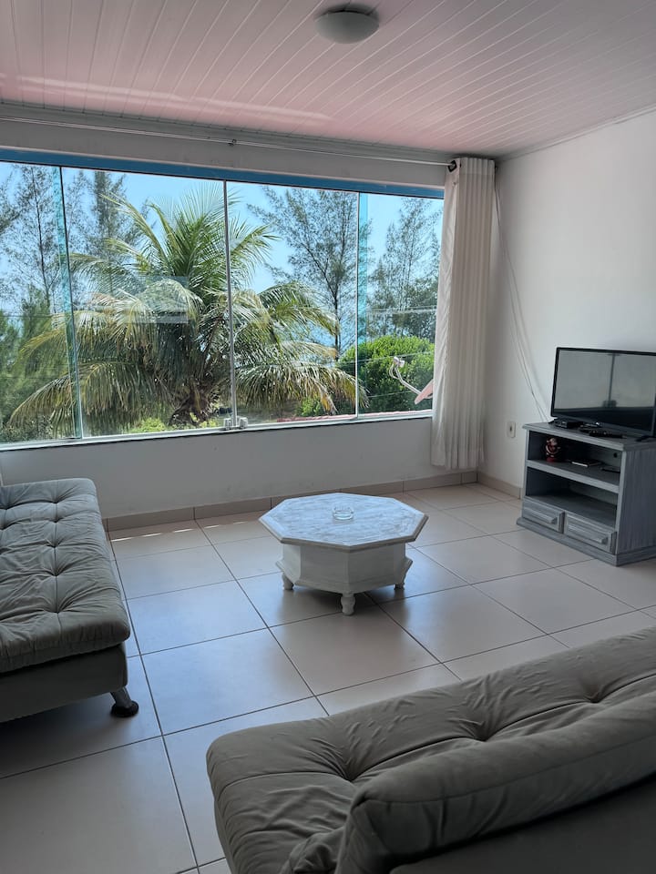 客厅配备32英寸智能电视、天空运河和双人床「折叠式」双人床。